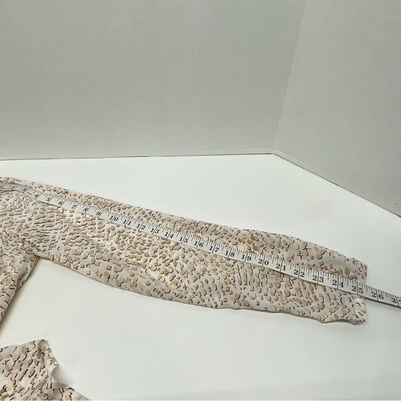 White House Black Market Womens White Cream Long Sleeve Pullover Size 10 Silk - Picture 11 of 12